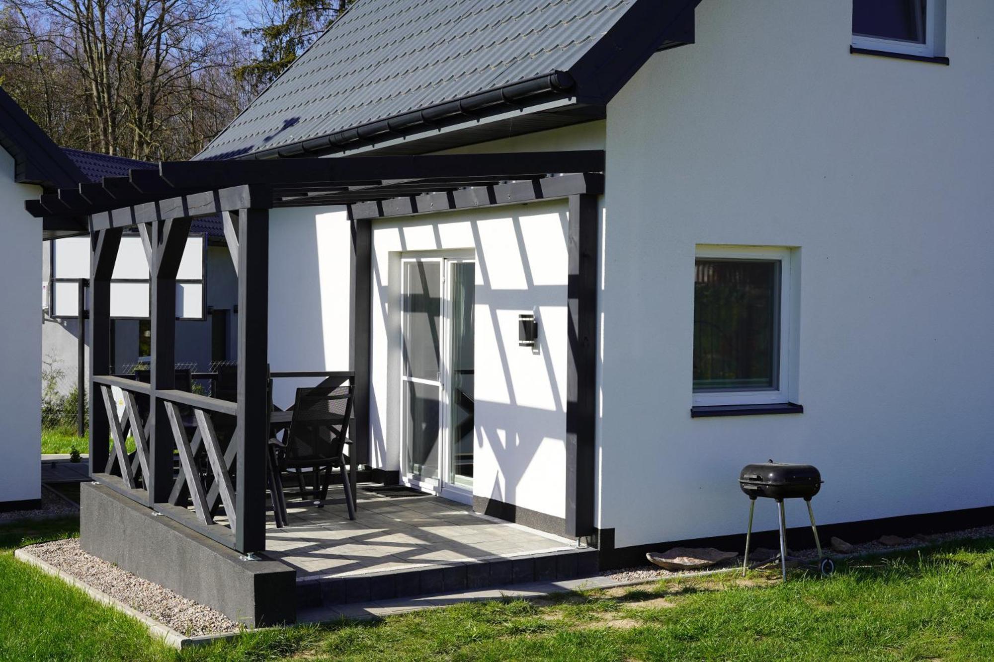 Dom Wypoczynkowy Lesny Zakatek Nad Jeziorem Gościno Exterior foto